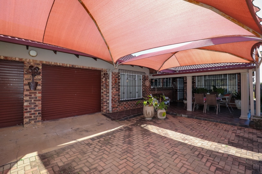 3 Bedroom Property for Sale in Flimieda North West